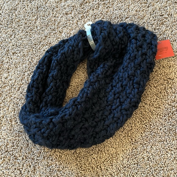 NWT Mossimo scarf - Picture 2 of 2
